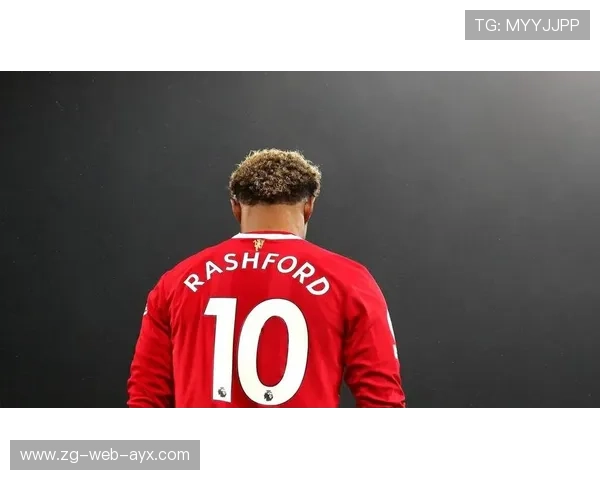 拉什福德任意球直接挂网曼联欢呼