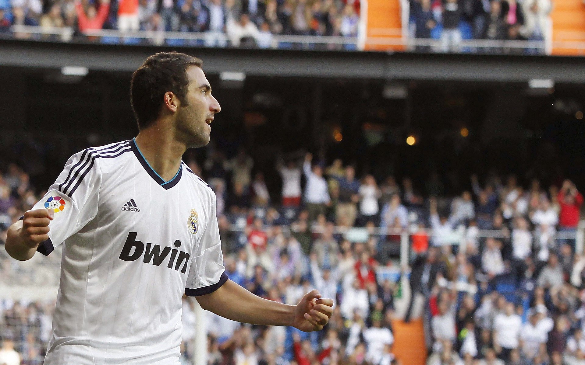 爱游戏app安装-吕迪格伤情更新，左腿股直肌受伤休战三月，马夏尔加盟蒙特雷，吕迪格水平如何